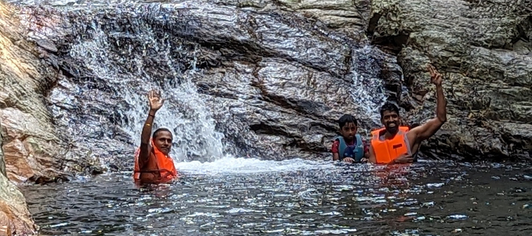 アブラハム渓谷 Nagalapuram Falls Trek from Chennai – ₹999 Forest-Approved Day Hike